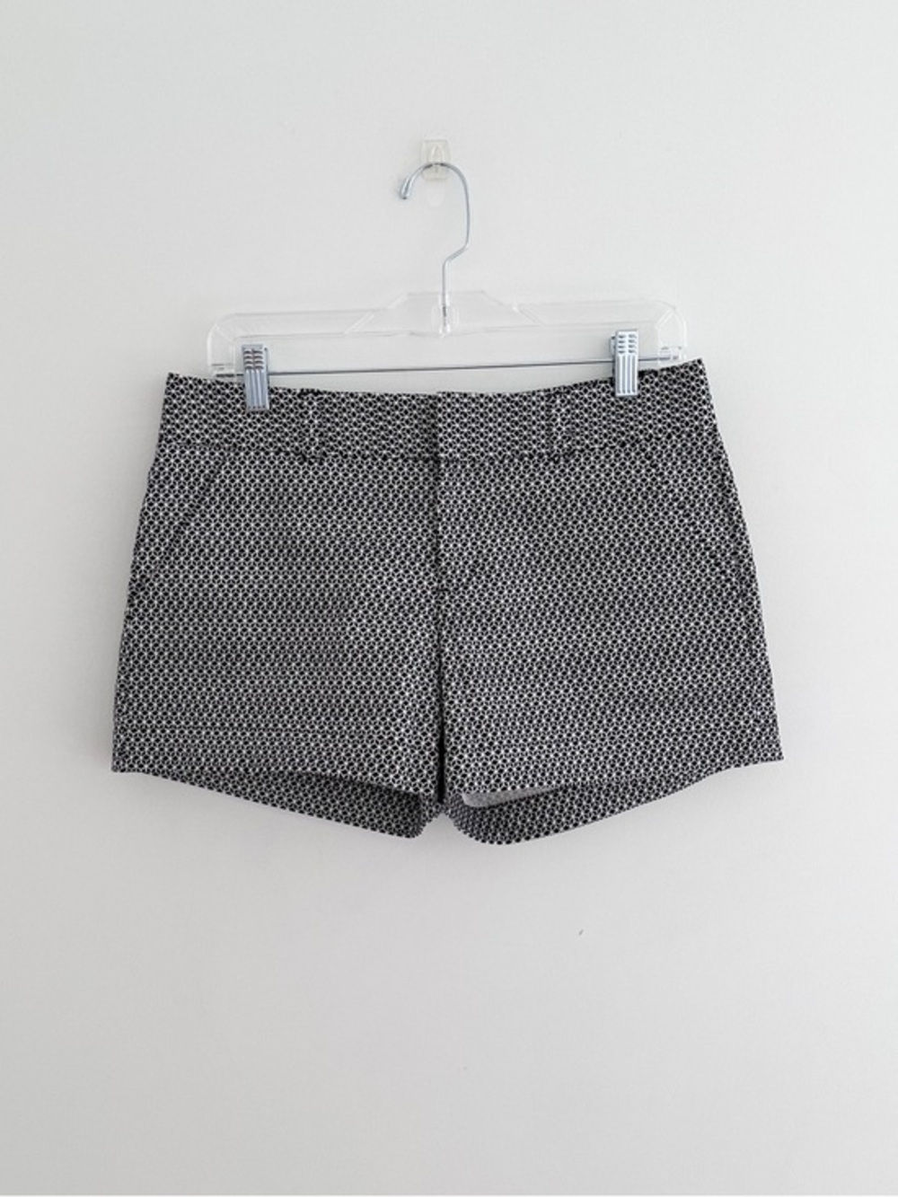 Calvin Klein Black White Geometric Print Shorts Tailored Polished Size 4 NWT